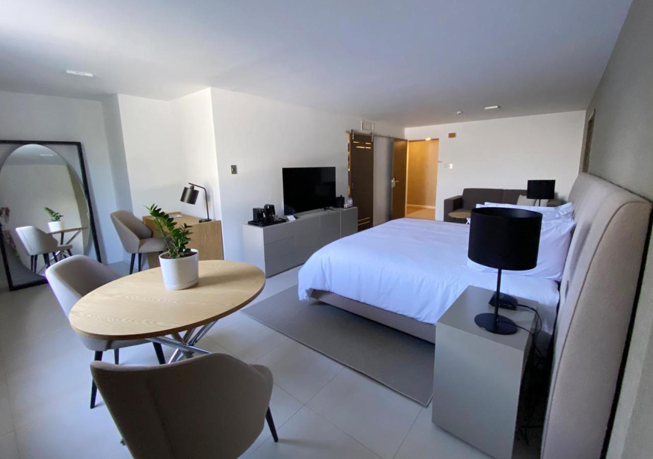 Eurobuilding Tama San Cristobal Hotel Bagian luar foto