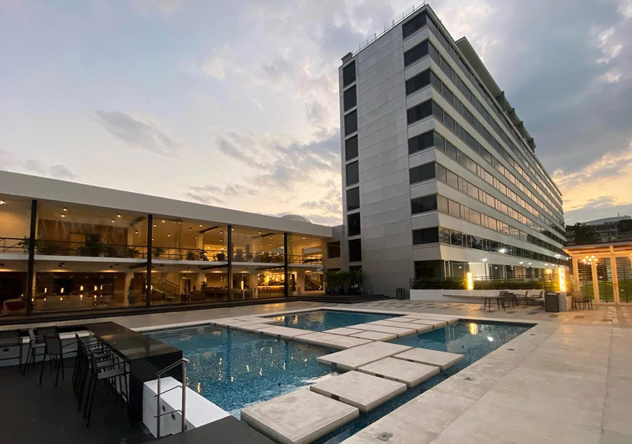 Eurobuilding Tama San Cristobal Hotel Bagian luar foto