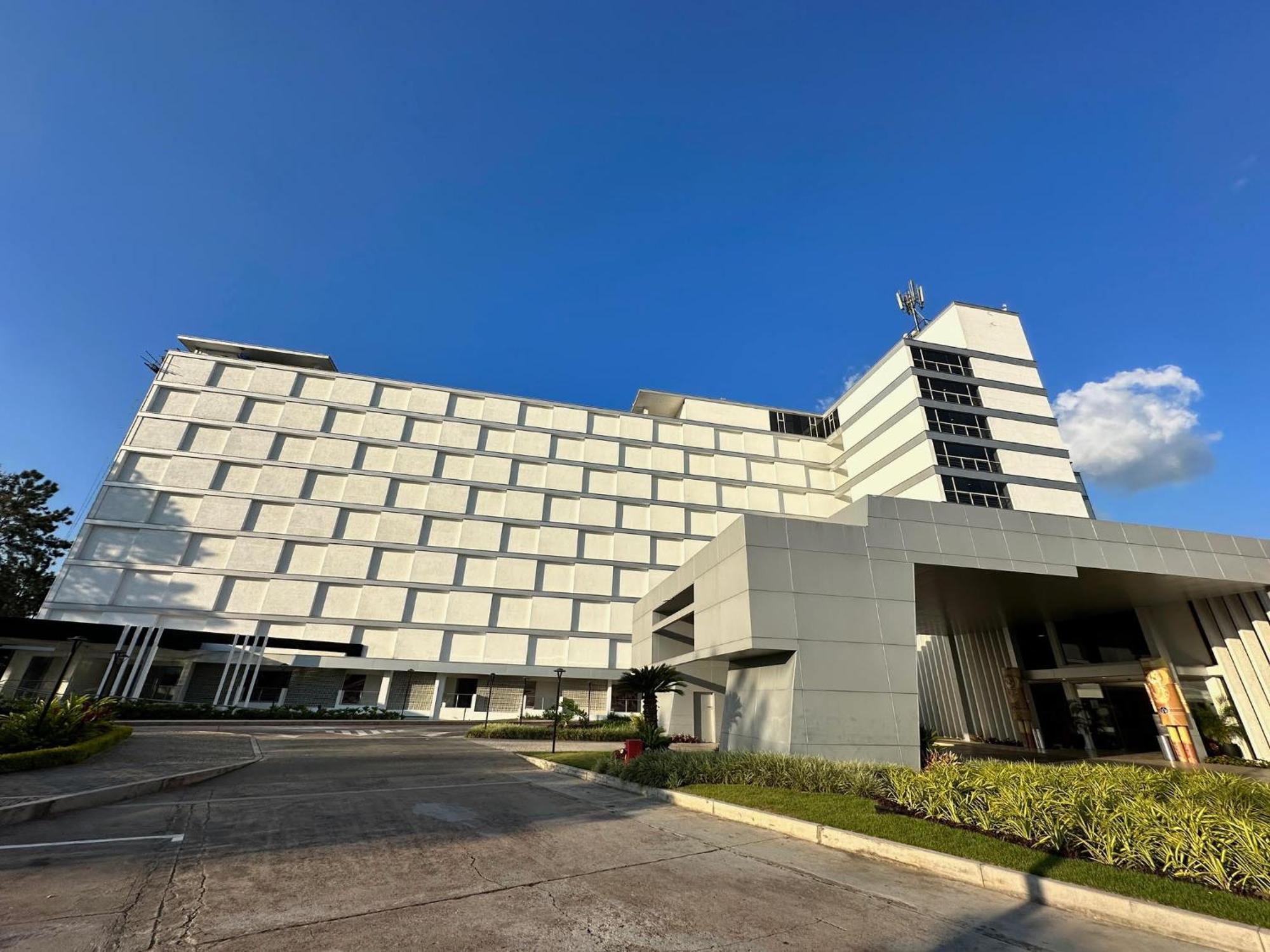 Eurobuilding Tama San Cristobal Hotel Bagian luar foto