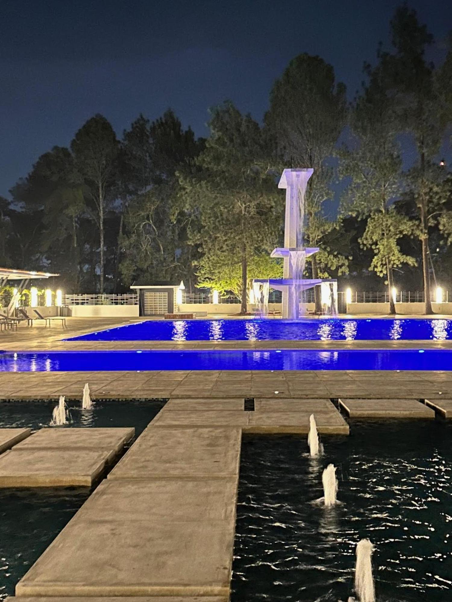 Eurobuilding Tama San Cristobal Hotel Bagian luar foto