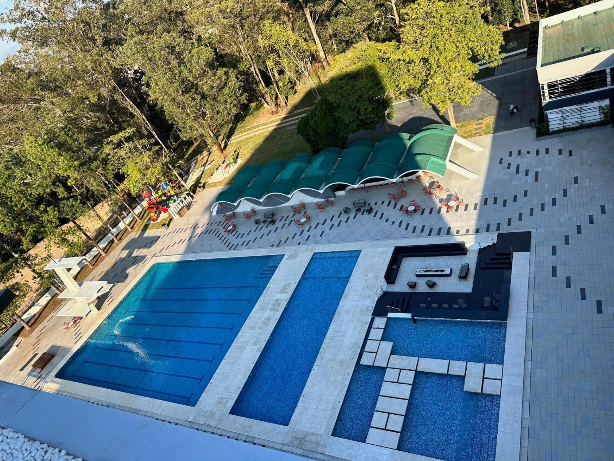 Eurobuilding Tama San Cristobal Hotel Bagian luar foto